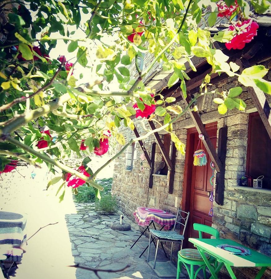 Morfeas Guesthouse Papingo Exterior foto