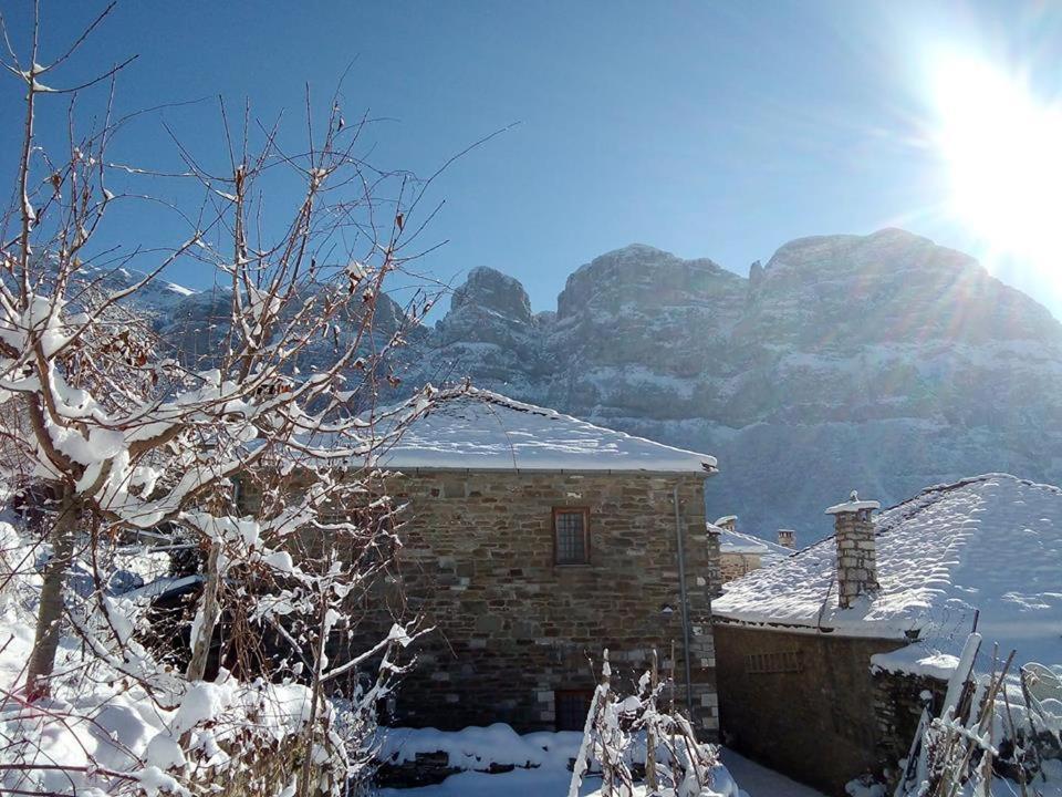 Morfeas Guesthouse Papingo Exterior foto